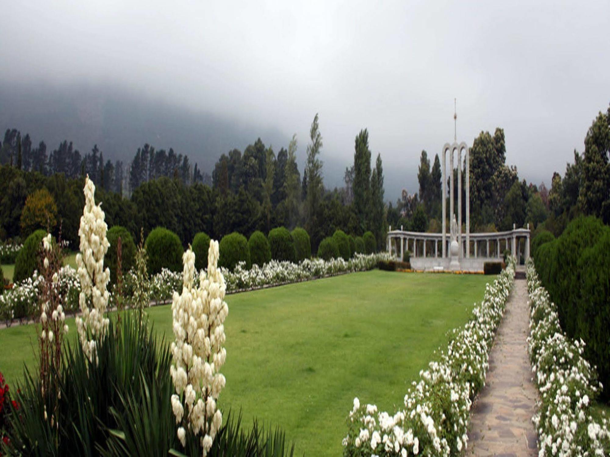 Le Petit Paris Hotel Franschhoek Kültér fotó