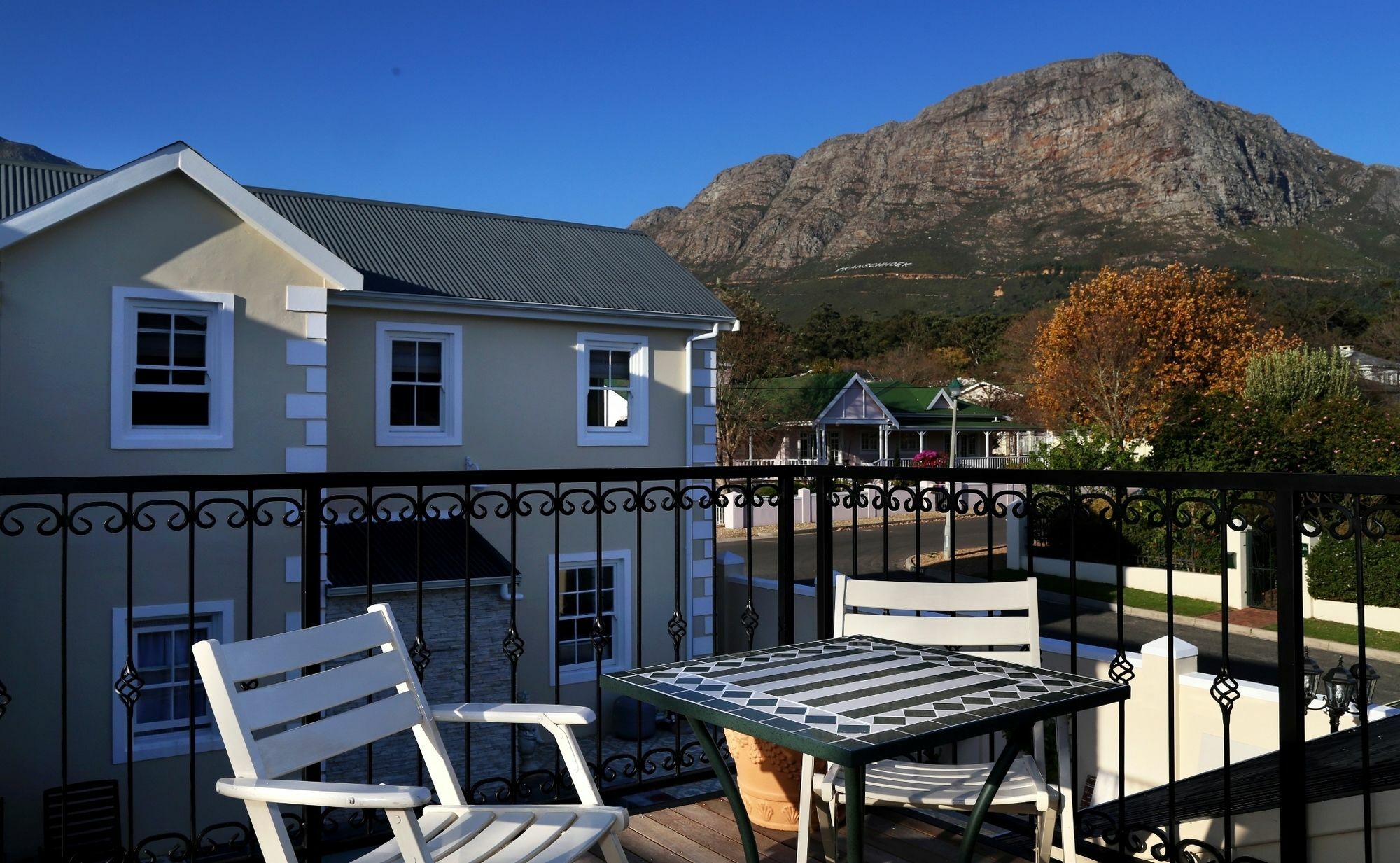 Le Petit Paris Hotel Franschhoek Kültér fotó